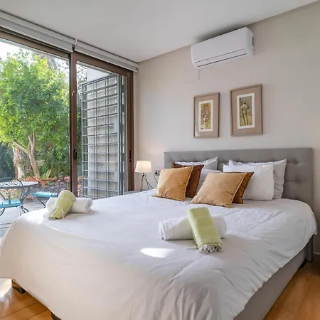 Amazing In - Almunec With Heated Swimming Pool Semesterbostad *