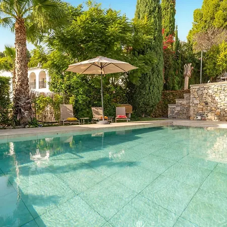 Amazing In - Almunec With Heated Swimming Pool Semesterbostad