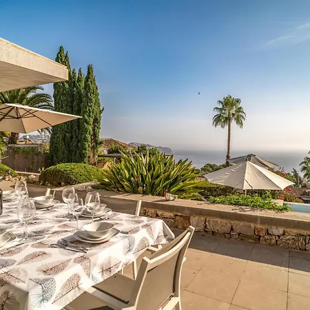 Amazing In - Almunec With Heated Swimming Pool